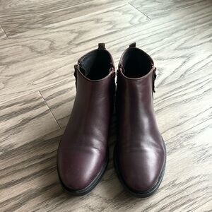 Geox , made in Italy , genuine leather ankle boots size 37, US7